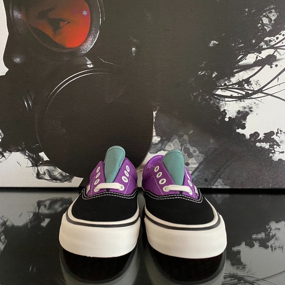 WOMENS VANS UA ERA SF BLACK AND PURPLE - NEW - Picture 2 of 9